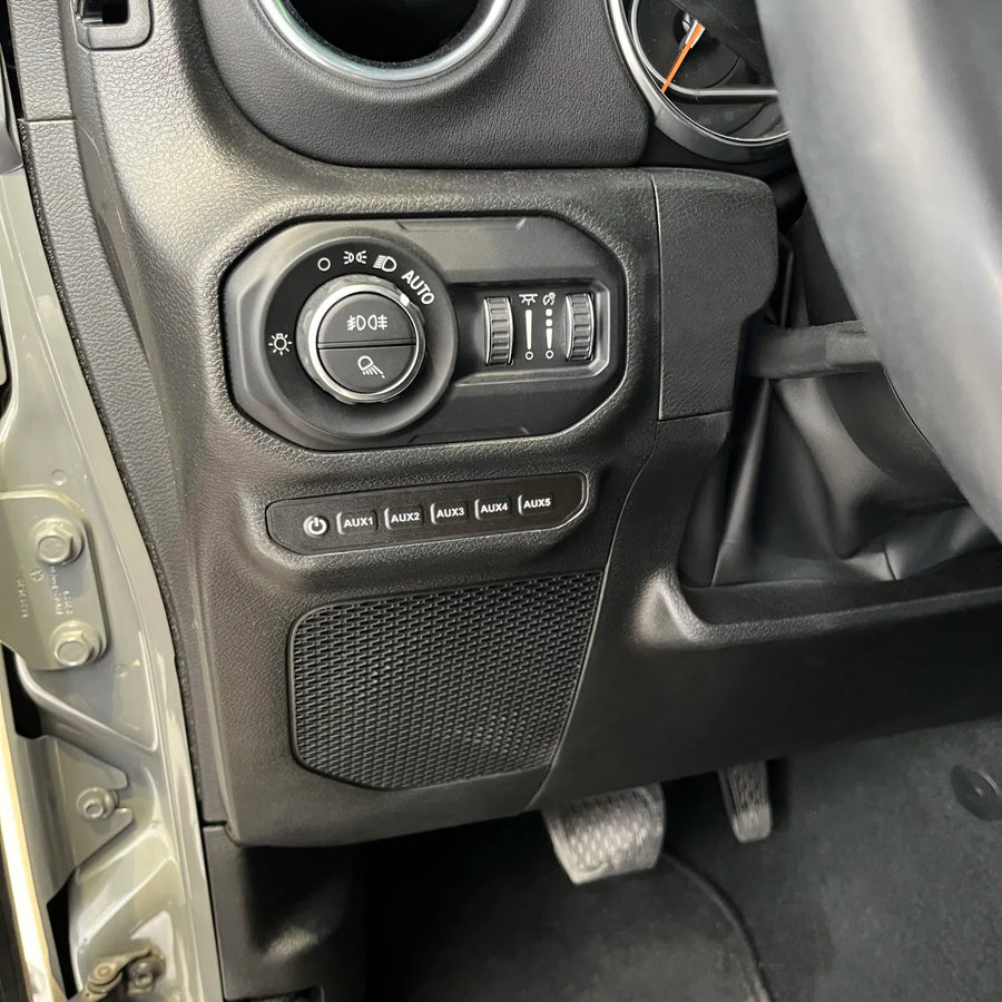 Voswitch JL500 Switch Panel Power Distribution System for Jeep Wrangler JL (2018+) & Gladiator JT (2020+) – 100A Total Output, Factory Look & Clean Design, Plug & Play Installation, Waterproof Power Module